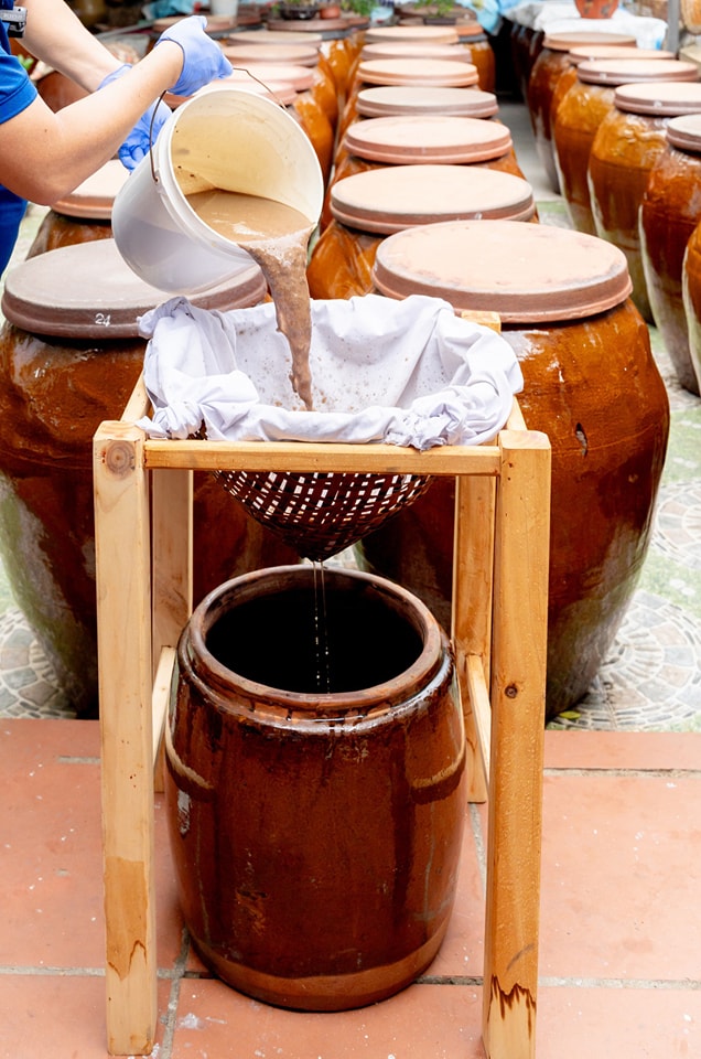 Nước mắm Nam Ô Hương Làng Cổ 500ml - Hình ảnh 5